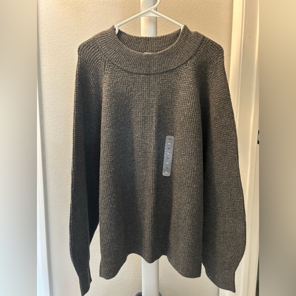 GAP Charcoal Knit Pullover NWT